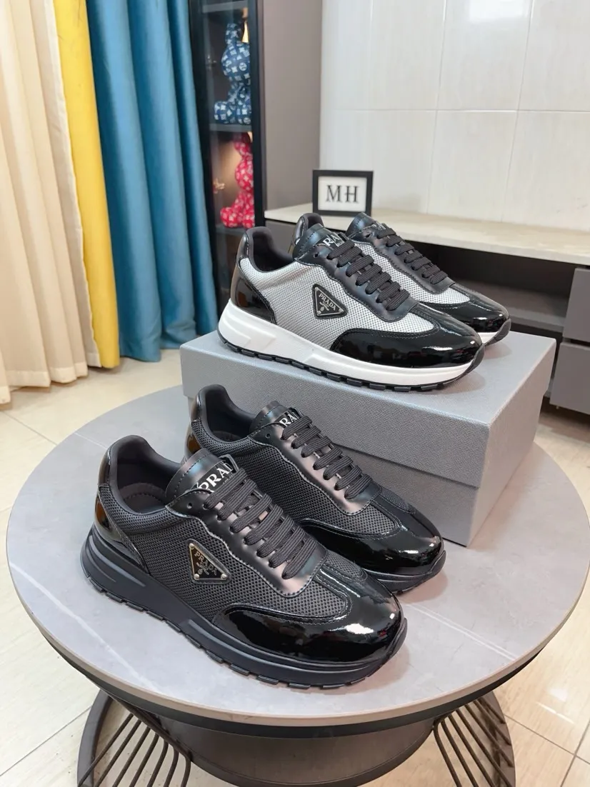Men's shoes 💰600🌹🌹High-quality new Prada counters are launched simultaneously. The new men's shoes and 😘fabrics are selected from imported mesh and glue-spraying technology. Imported cowhide lining. 👍🏿High-end☄️Open-molded non-slip rubber outsole, exquisite lines, simple and elegant, comfortable and high-end for leisure travel. Code number: 38 to 44